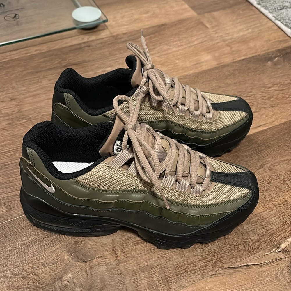 Youth 6 a women’s 8